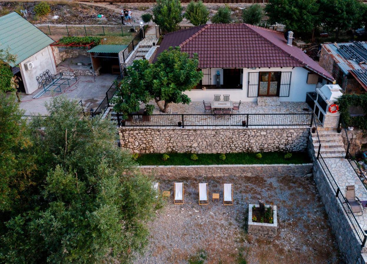 Apartamento Luxury House Lotos Golubovci Exterior foto